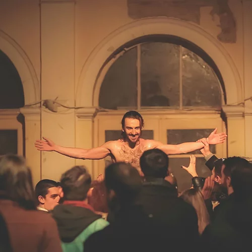 «Hotel Apocalypse»: Περάσαμε την τελευταία νύχτα της ζωής μας στο Μπάγκειον