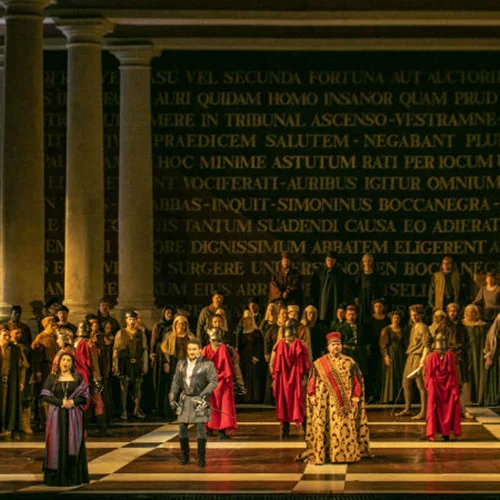 «Σιμόν Μποκκανέγκρα»: εικαστική και φωνητική πανδαισία