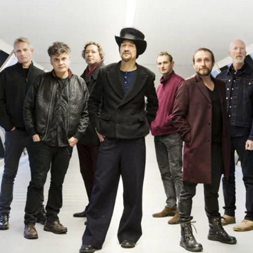 Οι James σιγοντάρουν τον Iggy στο Release Athens!