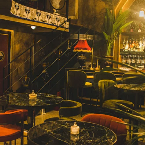 Στο Coviar δίνεις ραντεβού με τον Dorian Grey και τον Sweeney Tod