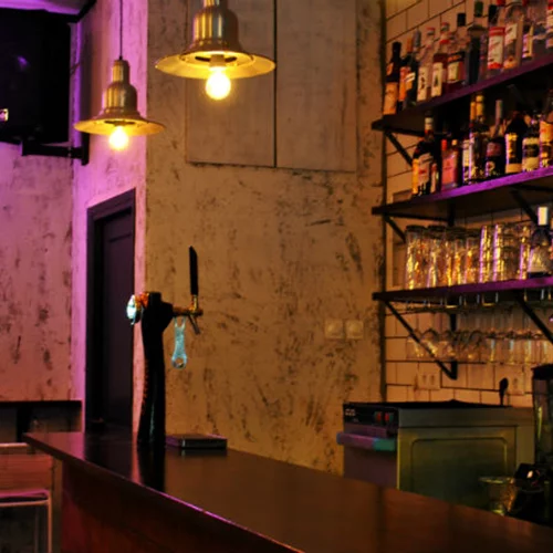 4 καινούργια μπαρ ζωντανεύουν τα Εξάρχεια