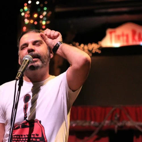 Το Poetry Slam είναι χτύπημα στην ποίηση της ναφθαλίνης