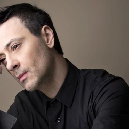 Με εκλεκτούς καλεσμένους ο Σταύρος Σιόλας στη «Σφίγγα»