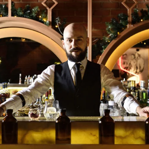 Δυο spot που εξελίσσουν τον καφέ και τα cocktail στη Θεσσαλονίκη