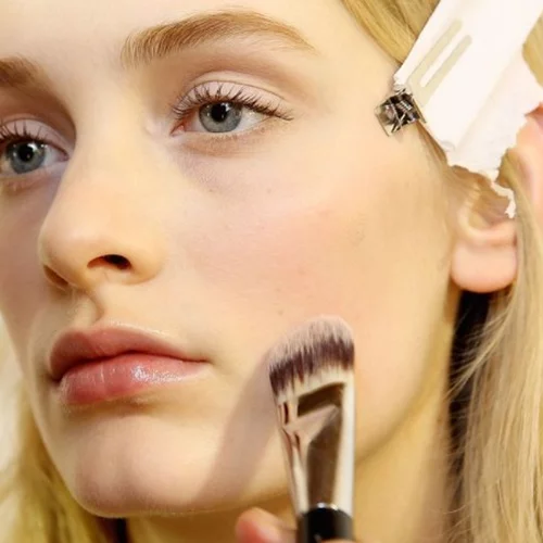 Foundation Wardrobe: Ποιο ταιριάζει στον τύπο και το lifestyle σας; 