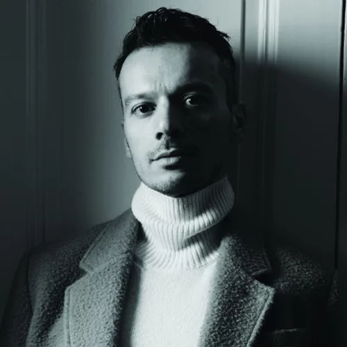 Γιώργος Νανούρης: «Είμαι άνθρωπος των αισθήσεων, δημιουργώ βαθιές σχέσεις και παντοτινές»