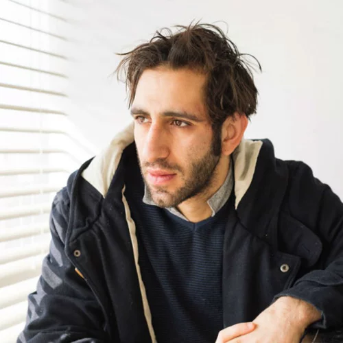 Χάρης Φραγκούλης: «Το θέατρο είναι σκόνη και αυτό είναι υπέροχο»