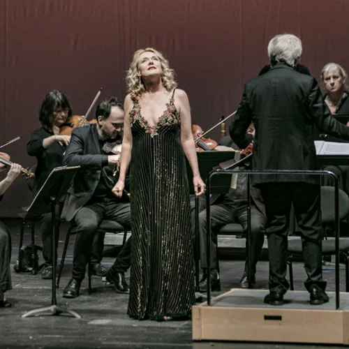 Μία ντίβα και δύο σπουδαία σύνολα οργάνων εποχής παρέδωσαν μαθήματα ιστορικής ερμηνευτικής