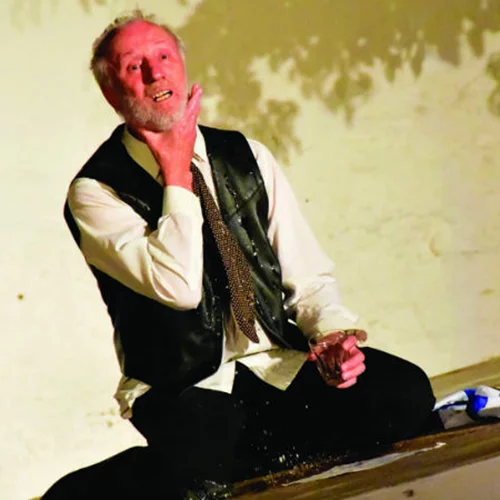 Τρεις παραστάσεις ανοίγουν συζητήσεις στις πρεμιέρες της εβδομάδας