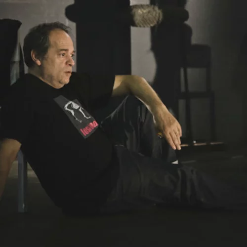 Κώστας Φιλίππογλου: «Όλη η κοινωνία βασίζεται στο σαδομαζοχισμό»