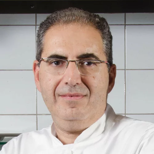 O Μιχάλης Ντουνέτας χτυπάει «Wood»