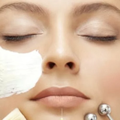 Τρεις new age θεραπείες φέρνουν την άνοιξη στην επιδερμίδα 