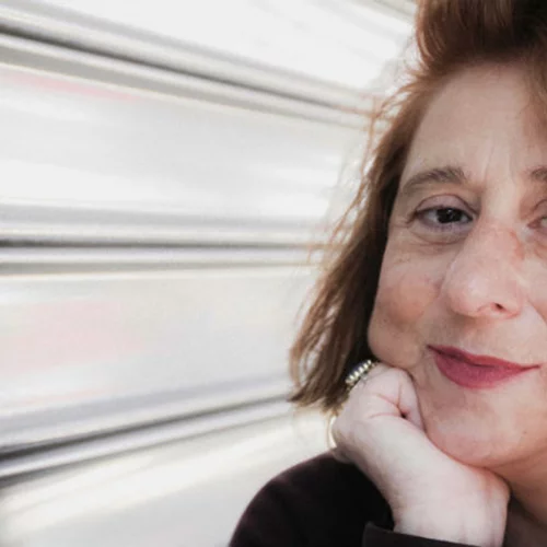 Στέλλα Θεοδωράκη: «Η τέχνη πρέπει να έχει ειλικρίνεια και ρίσκο»