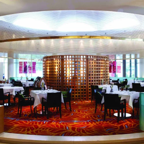 2 αφορμές για βόλτα στο «Hilton»