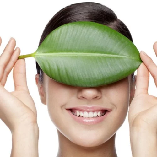 Μια παγκόσμια τάση στην περιποίηση παίρνει τα πάνω της και μια μάρκα ομορφιάς την ακολουθεί πιστά 