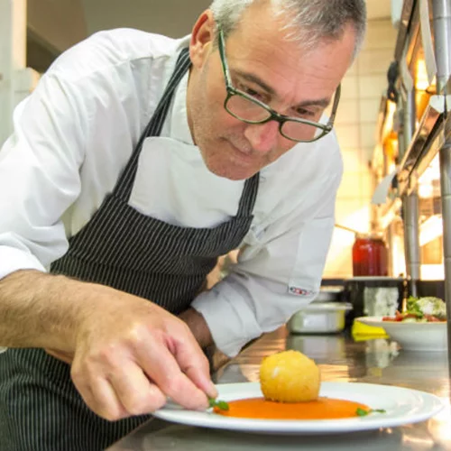 Ο Νίκος Κοντοσώρος έφυγε και η ελληνική κουζίνα έχασε έναν πρωτοπόρο υποστηρικτή της