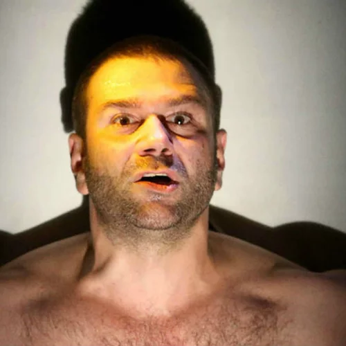 Ο Τάσος Ιορδανίδης παίρνει το όπλο του