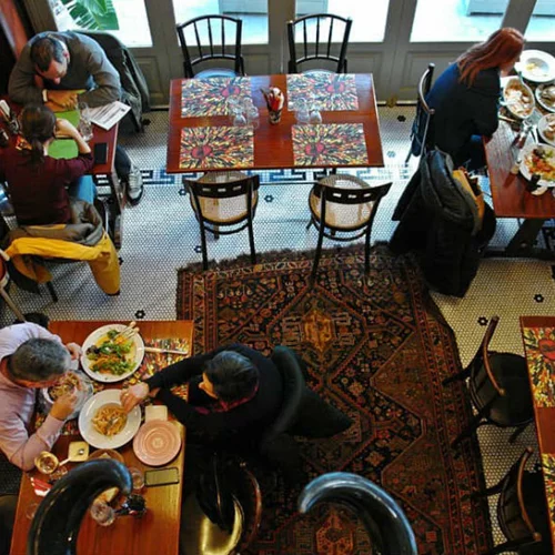 Μια «Κουρδιστή Μαϊμού» εμφανίστηκε στο Μοναστηράκι