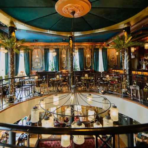 «Belle Amie»: Πειραιάς αλά γκρεκ