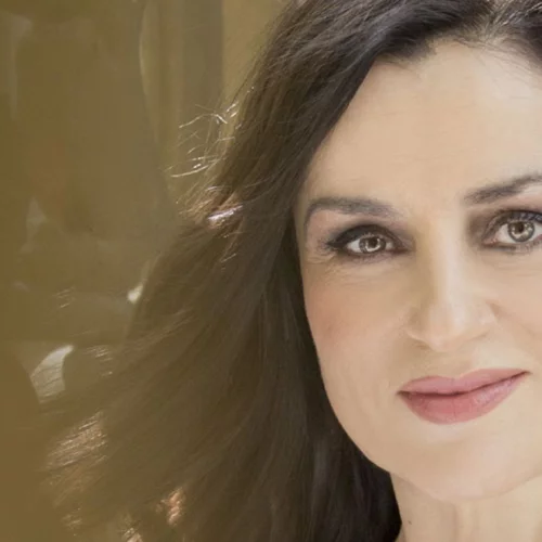 Η Καμεράτα με την Καραμπέτη στην «Μήδεια»