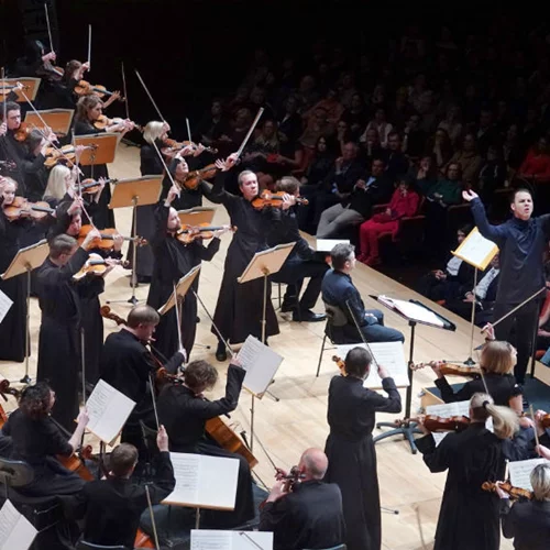 Εκμαυλιστικός Κoυρεντζής, ανεπιτήδευτος Παρκ εντυπωσιάζουν στο Μέγαρο