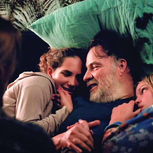 Αγάπη Είναι