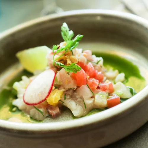 «Rayen» με μεξικάνικο αέρα πάνω στο κύμα