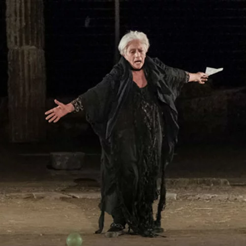 Η Δέσποινα Μπεμπεδέλη σ’ ένα συγκινητικό μονόλογο