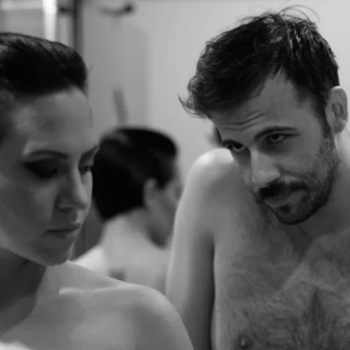 Τέσσερα έργα «τσέπης» στις σκηνές της πόλης