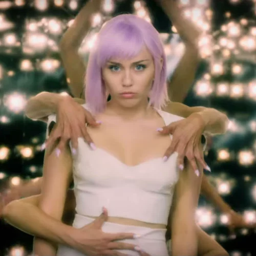 Η καρδιά μας χτυπάει σε ρυθμούς Black Mirror μετά το νέο τρέιλερ της πέμπτης σεζόν