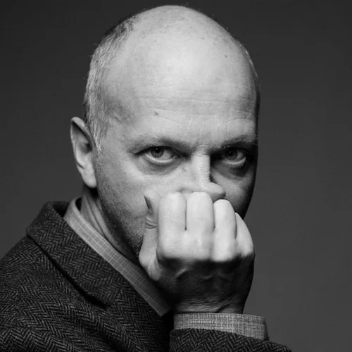 Ο Βάιτ Χέλμερ και η ποιητική μοναξιά του «Σουτιέν»