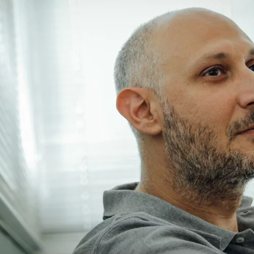 Το μεγάλο κόλπο του Μάριου Πιπερίδη στην Τραϊμπέκα με το «Αναζητώντας τον Χέντριξ»