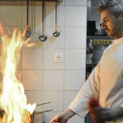Το "Χαρούπι" σερβίρει haute cuisine της καθημερινότητας με το degu του