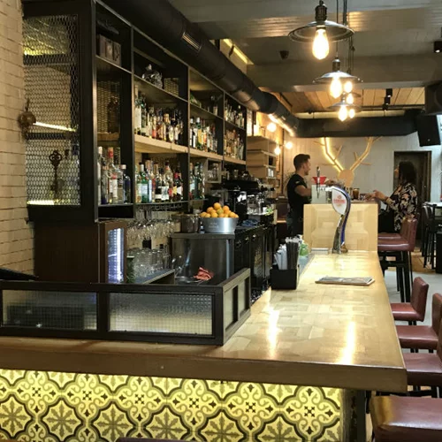 Στο «Bairro» έχουν afternoon party με τον Dj Da Mike