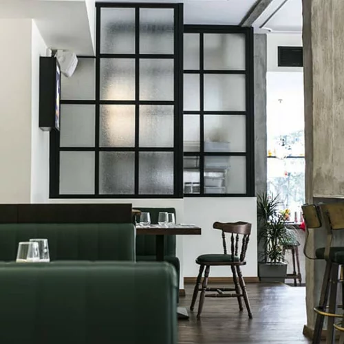 «Forget Domani»: Κοκτέιλ και πίτσα παρέα με τον Φράνκι