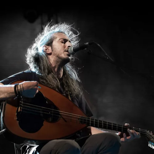 Τρία κορυφαία έντεχνα live με Χαρούλη, Κραουνάκη, Πυξ Λαξ [Ακούστε εδώ το καινούριο τραγούδι του Γιάννη Χαρούλη]