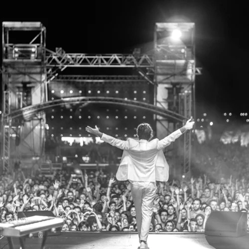 Με τον Κωστή Μαραβέγια στην Πλατεία Νερού