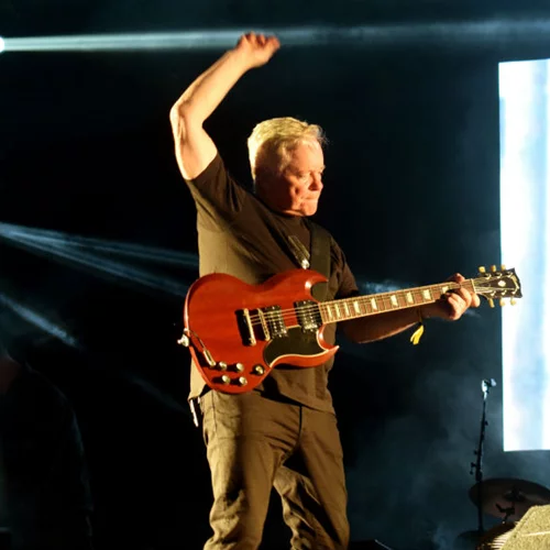 80’s νοσταλγία με New Order και Johnny Marr στην Πλατεία Νερού