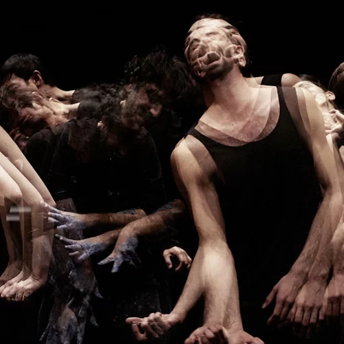 Ο Ομάρ Ρατζέχ χορογραφεί πάνω στα ερείπια της Συρίας