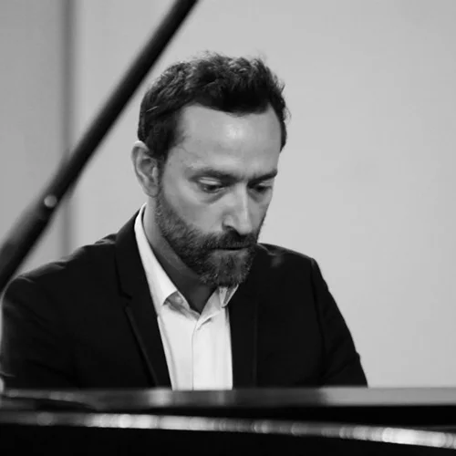 Εξερευνώντας το ρομαντικό πιάνο: Υψηλής θερμοκρασίας ρεσιτάλ Θωμόπουλου και Καρποδίνη