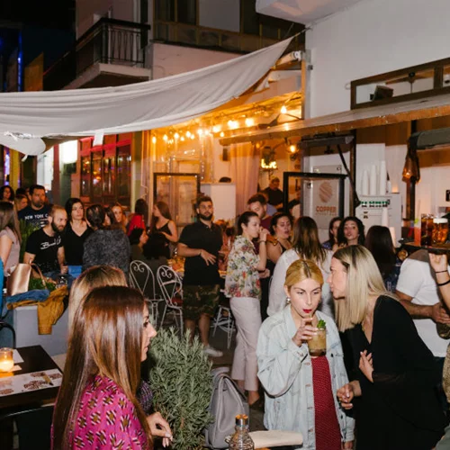 Στο «Copper Street bar» στο Αιγάλεω απολαμβάνουμε περουβιανό street food και ωραία κοκτέιλ