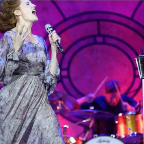 H προπώληση για την συναυλία των Florence + The Machine αρχίζει σήμερα