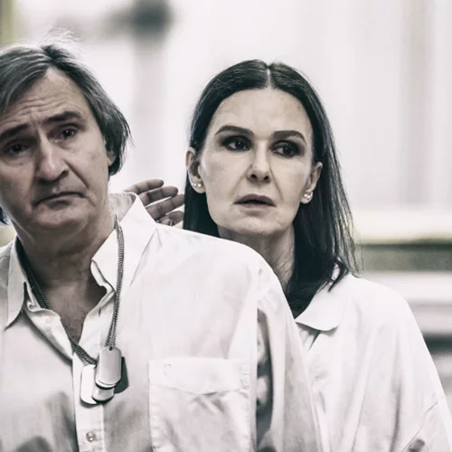 Άκης Σακελλαρίου: «Eίμαστε όλοι “Ικέτιδες” απέναντι στο άγνωστο του θανάτου»