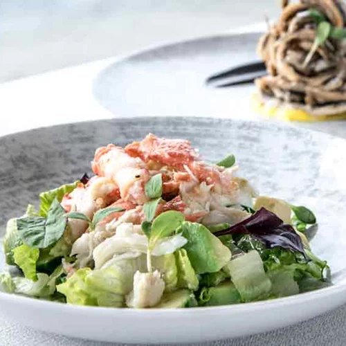 «Mythos by Divani» πάνω στη θάλασσα