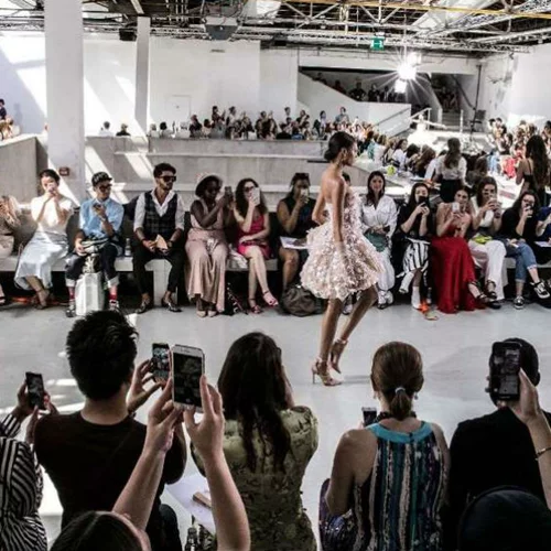 Ο οίκος Celia Kritharioti Couture παρούσιασε στο Παρίσι ένα show που βγήκε μέσα από ένα όνειρο 