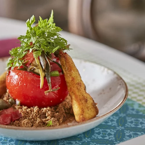 Μοντέρνες γεύσεις σε ρετρό ατμόσφαιρα στο «V1935»