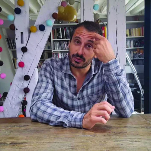 Σαφί Νεμπού: «Με γοητεύει η παιχνιδιάρικη πτυχή των θρίλερ»