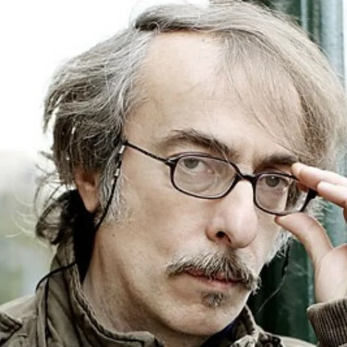 Το θέατρο του Βασίλη Κατσικονούρη μας αφορά ακόμη