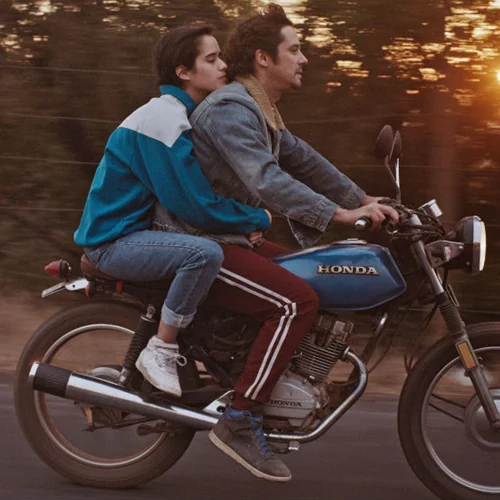 Πολύ Αργά για να Πεθάνουν Νέοι