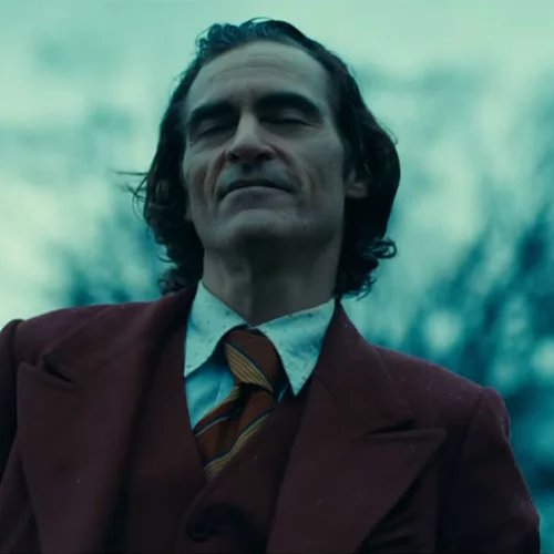 Ο Γιόακιν Φίνιξ τα χάνει στο νέο τρέιλερ του «Joker»